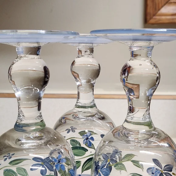 3 VTG Hand-Painted Floral Goblets– Blue And White Floral - Picture 10 of 10